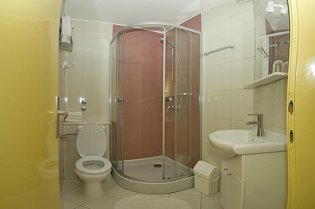 Apartment Tomato 1 *
